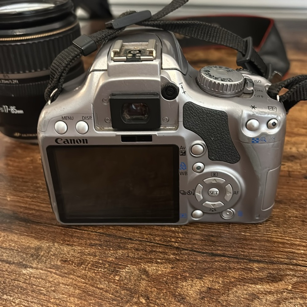 Canon Rebel XSI Camera and 67mm Zoom Lens - Picture 5 of 10